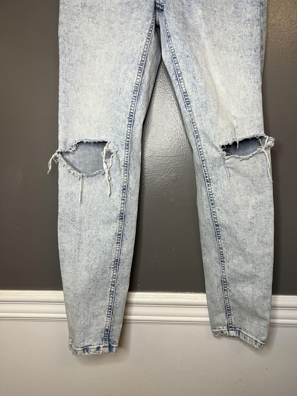Wild Fable Jeans Womens 8 Light Wash Highest Rise Skinny Distressed Ripped - Picture 3 of 9